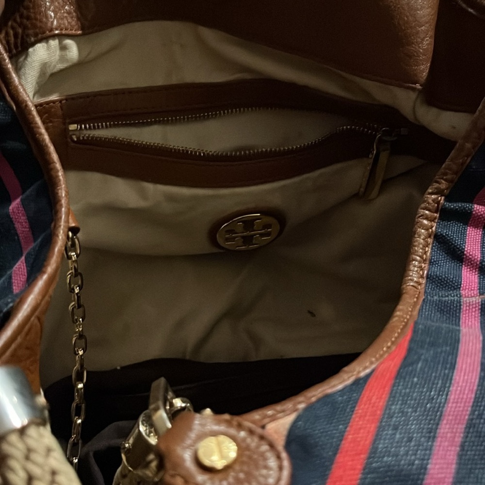 SOLD ON ANOTHER PLATFORM FOR FULL PRICE! Tory Burch bag - Picture 2 of 2